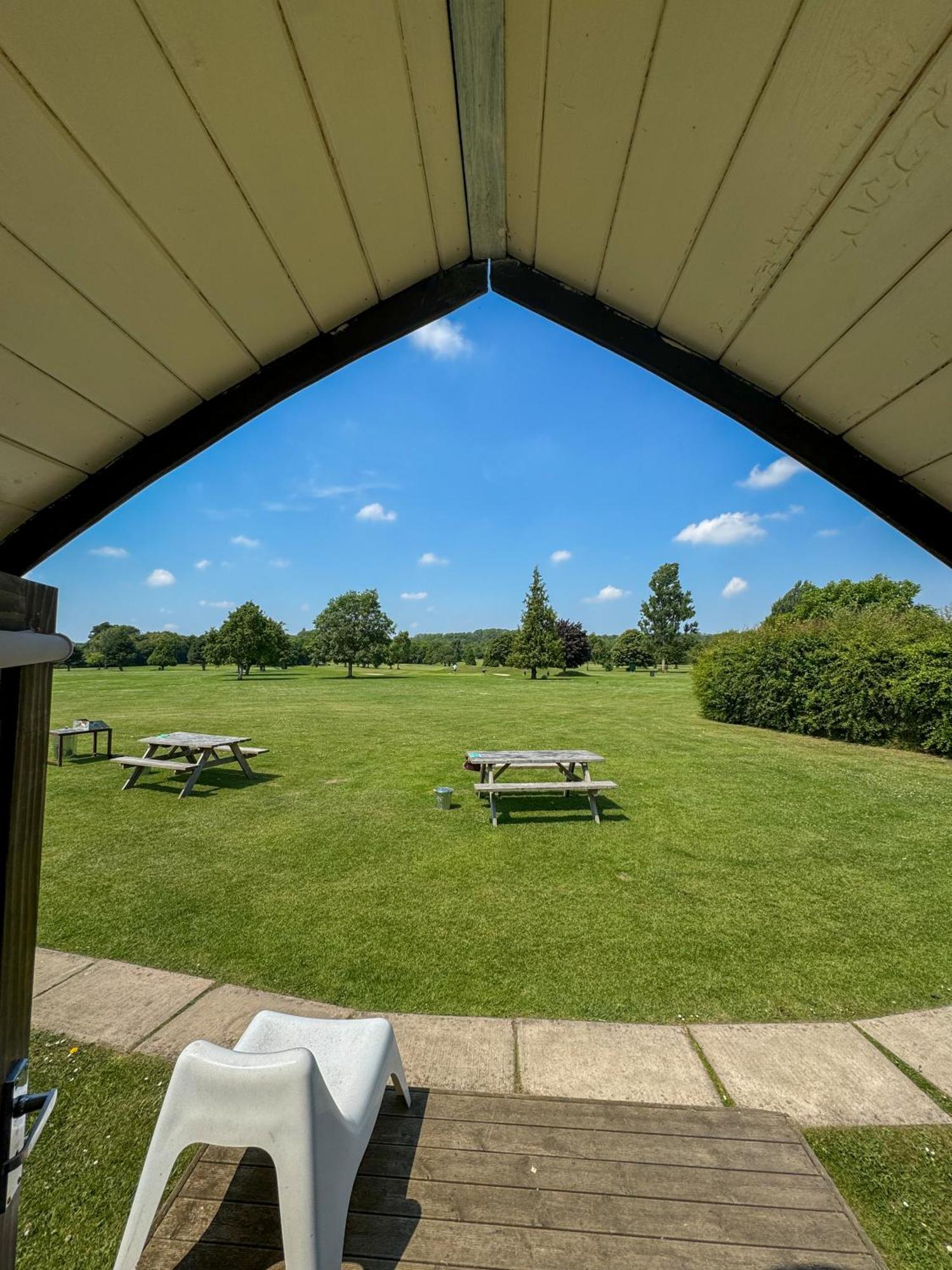 Rodway Hill Golf & Eco Pod Hotel Gloucester Exterior foto