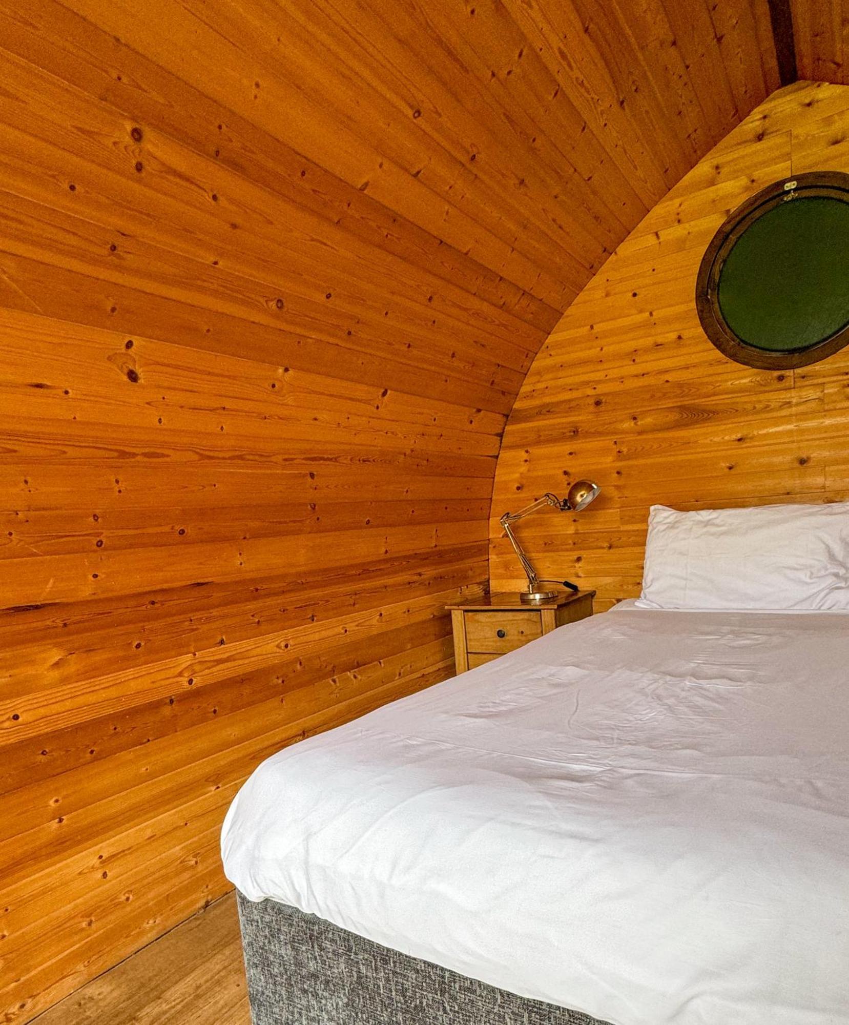 Rodway Hill Golf & Eco Pod Hotel Gloucester Exterior foto
