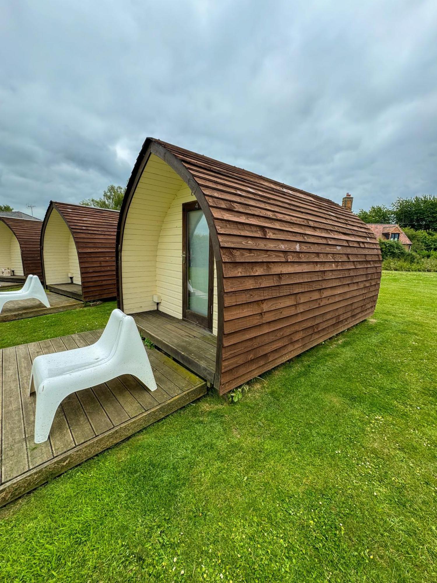 Rodway Hill Golf & Eco Pod Hotel Gloucester Exterior foto